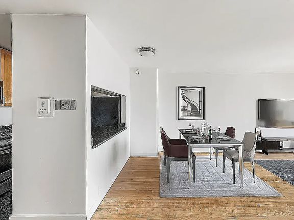2nd image of 360 E 57th St APT 21B