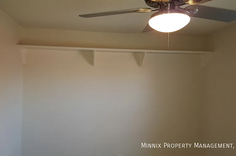 1002 Oshkosh Ave — Photo 28