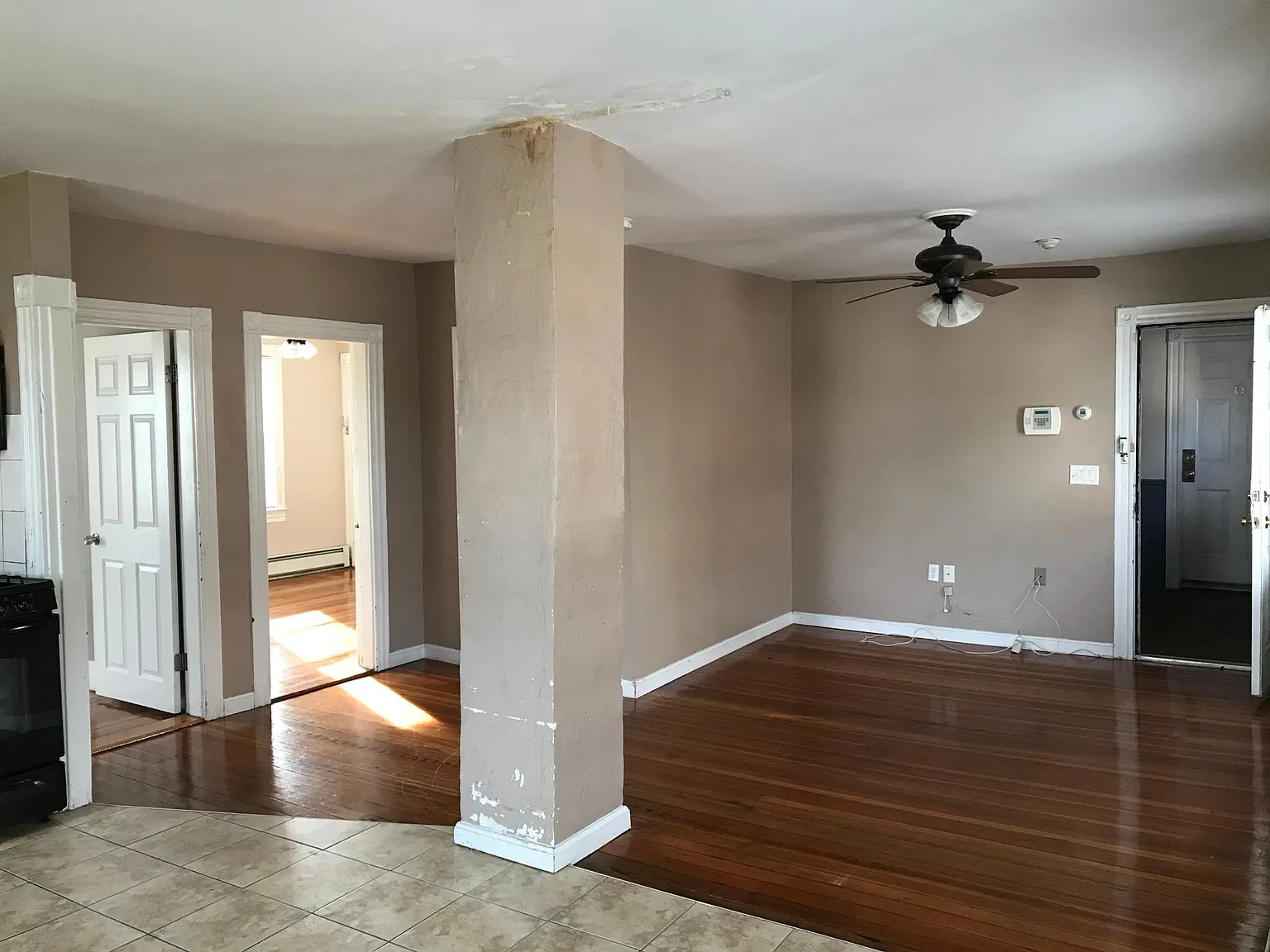 2 bed, 950 sqft, $1,800 — Photo 3