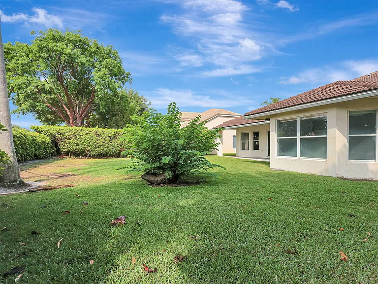 4190 Bahia Isle Cir — Photo 45