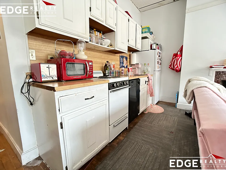 15 Aberdeen St #1