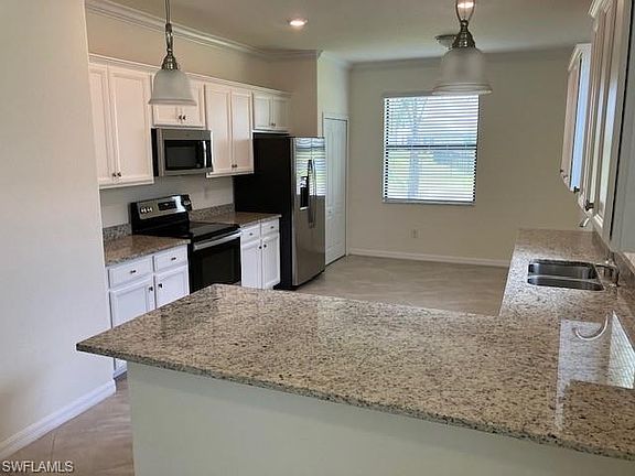 3rd image of 3343 Pasadena Ct