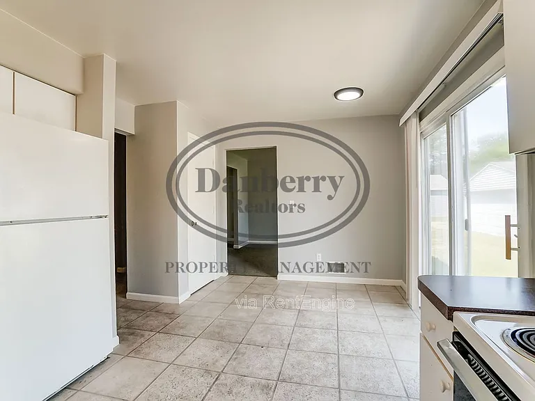 3704 Willow Run Dr — Photo 12