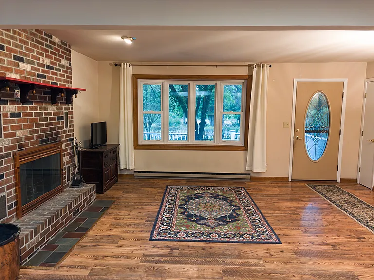 1350 Spring Valley Rd — Photo 4