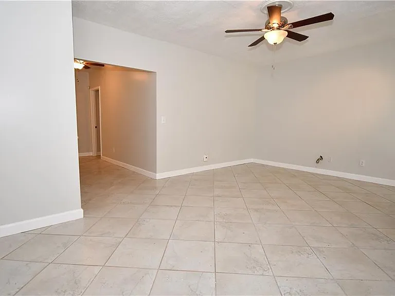 604 Wedgewood Way — Photo 18
