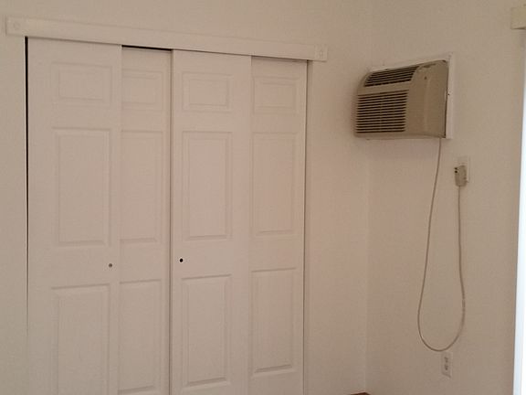 5th image of 206 Norman Ave #1