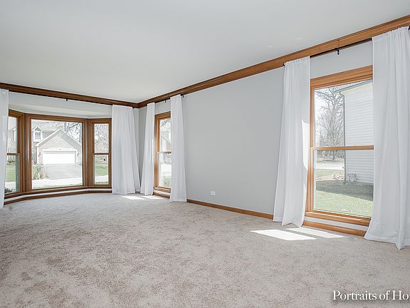 5th image of 990 Acorn Hill Ln