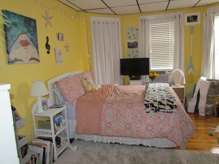 750 E 3rd St #2 — Photo 22