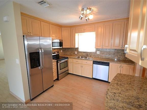 3rd image of 2141 NE 54th St