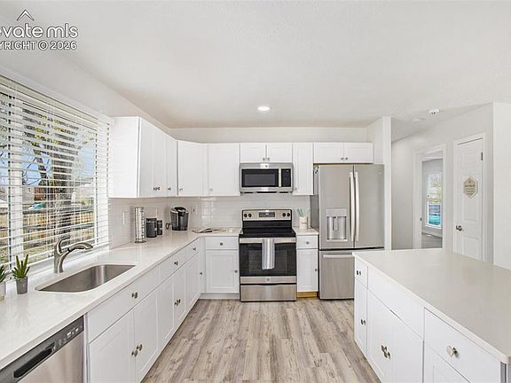 4th image of 4087 London Ln