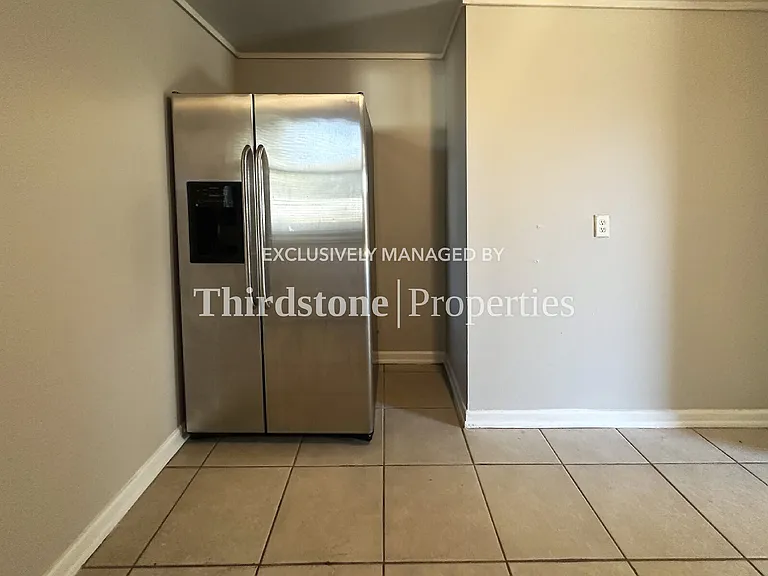 5214 Lexington Ave #B — Photo 4