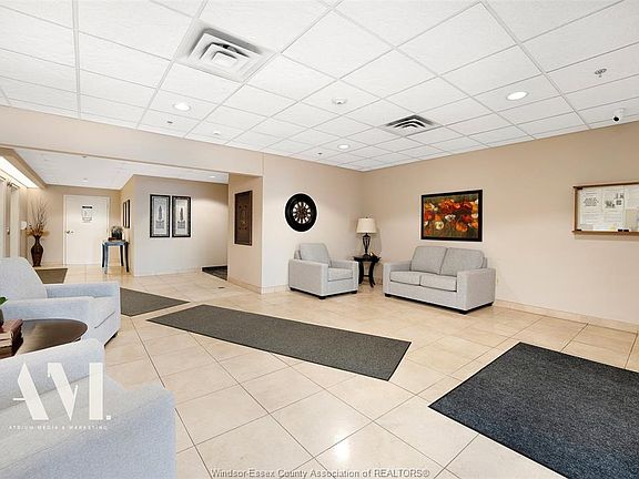 4th image of 325 Village Grove Dr #306