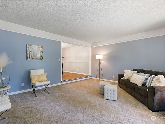 5th image of 5329 Pineridge Drive NE