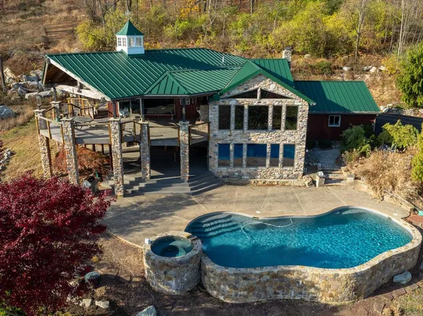 66 Preston Rd, Wernersville, PA 19565