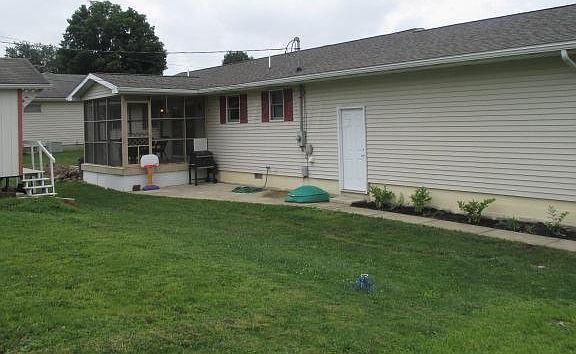 2nd image of 2 Parkview Dr