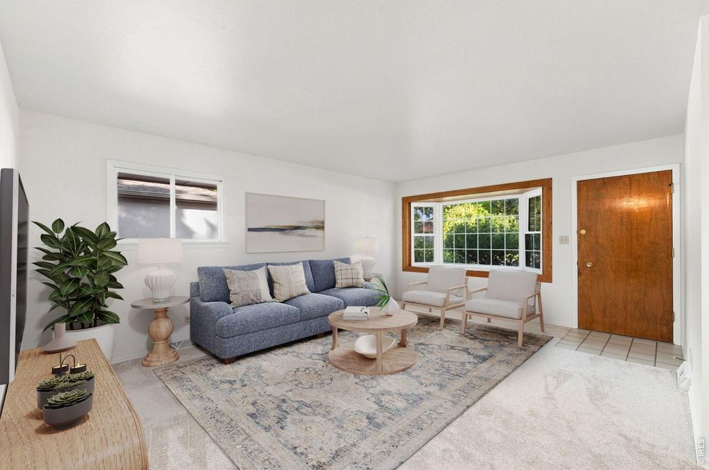 1215 Juniper Ct