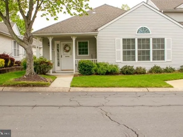 292 Waxwing Dr, Monroe Township, NJ 08831