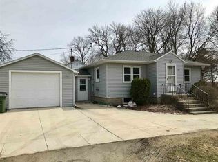 610 2nd St, Elma, IA 50628