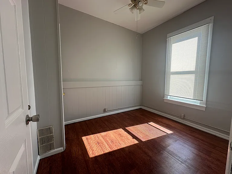 222 W Saint Louis St #A — Photo 8