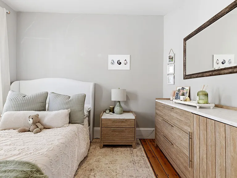 645 E 6th St #2 — Photo 16