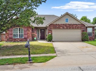 8324 S Gardenia Ave, Broken Arrow, OK 74011