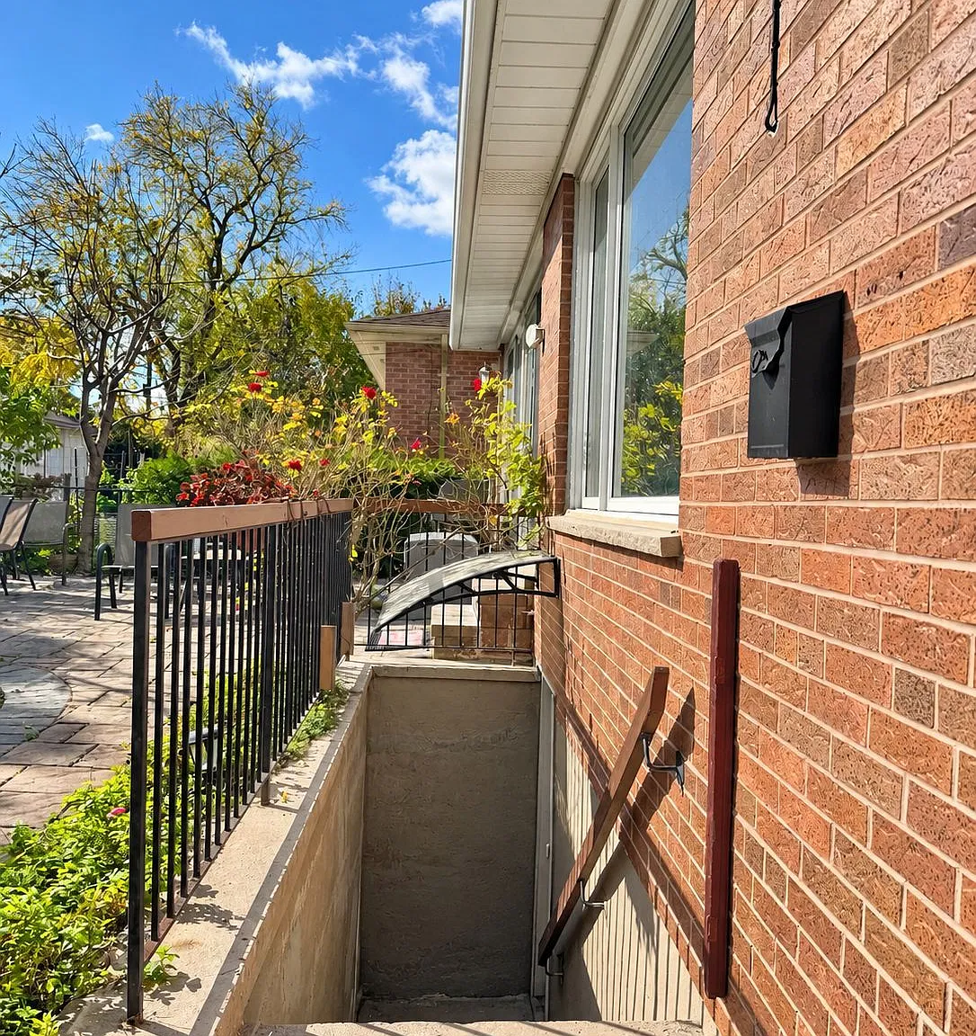 2 bed, $2,300 — Photo 1