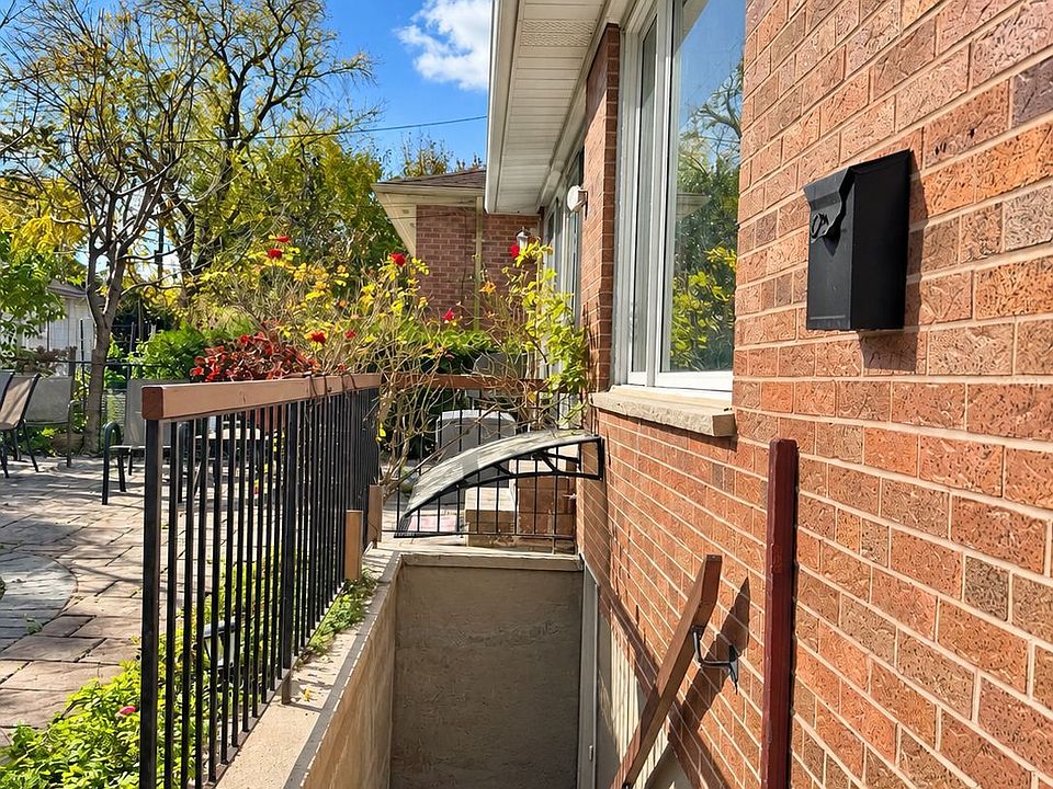1st image of 85 Patricia Ave