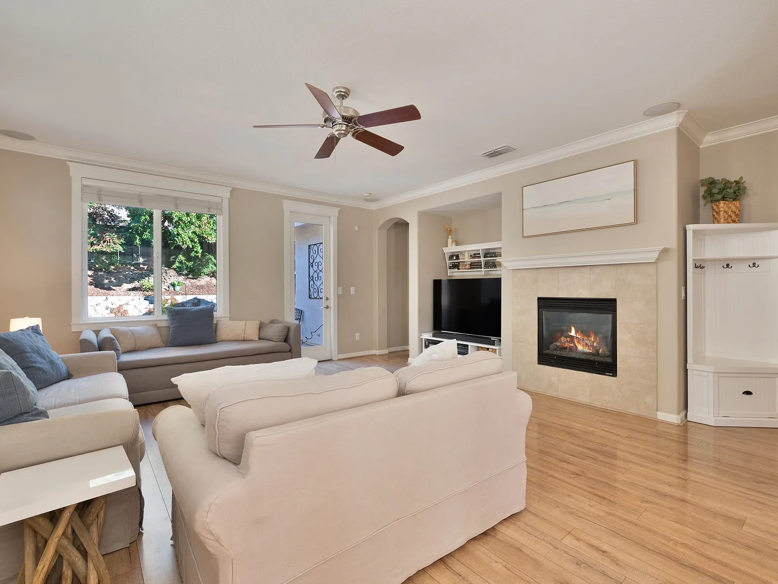 3 bed, 1630 sqft, $3,195 — Photo 4