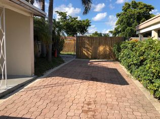 5751 SW 37th Ct, Davie, FL 33314