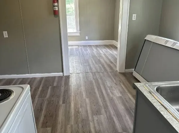 1449 Maple Ave APT 4, Terre Haute, IN 47804