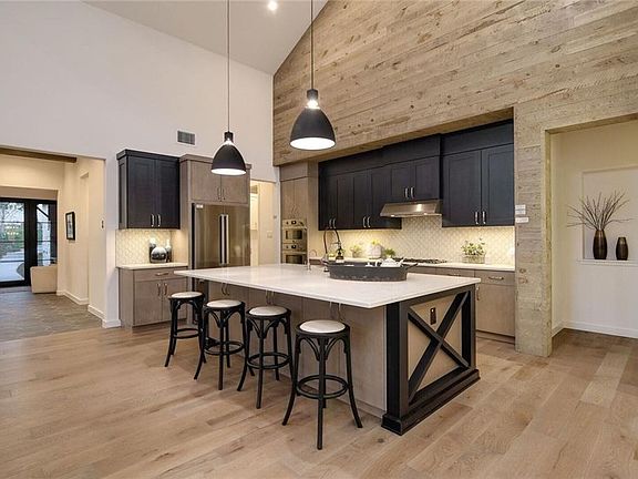 2nd image of 504 Padres Pl