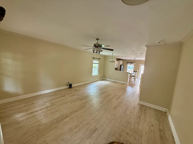 7007 McLothian Ln — Photo 35