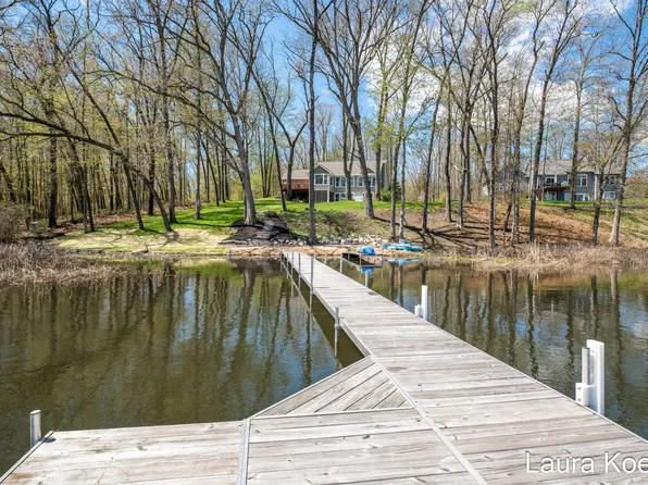 8006A S Potawatomi Ct, Newaygo, MI 49337