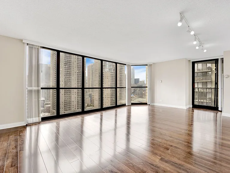 10 E Ontario St #2820 — Photo 3