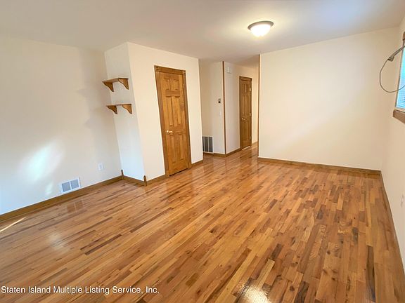 5th image of 700 N Railroad Ave