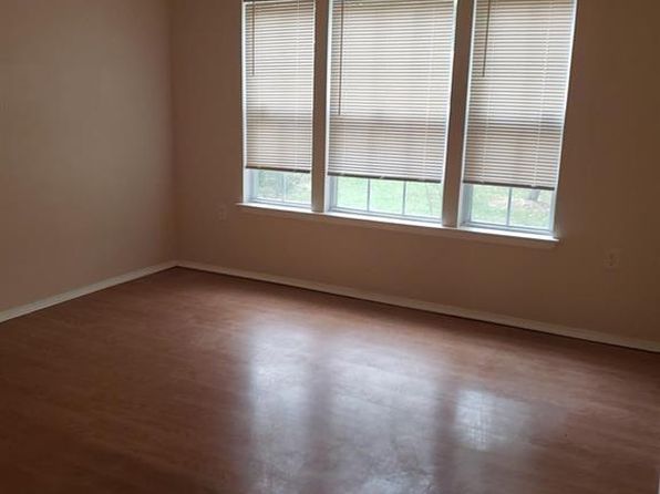 1204 Blossom Cir, Dayton, NJ 08810