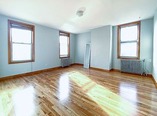 690 Metropolitan Ave APT 3, Brooklyn, NY 11211