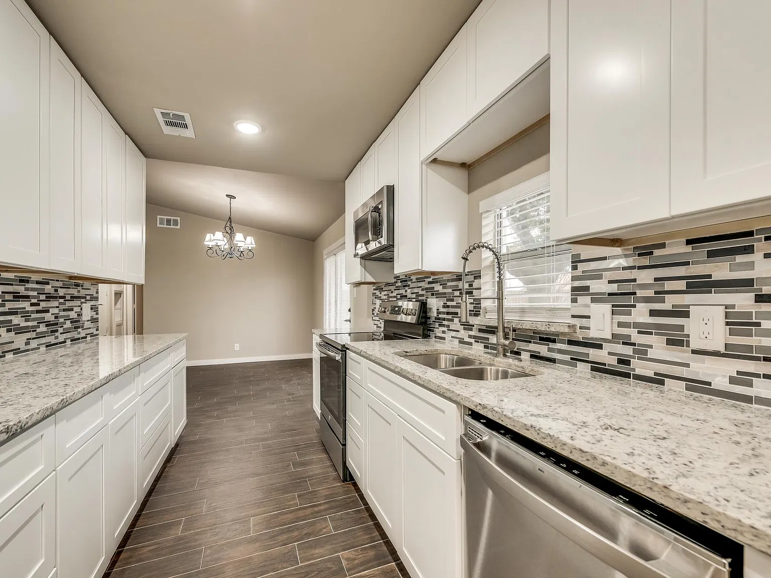3 bed, 1700 sqft, $2,500 — Photo 4