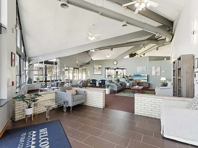 26-web-or-mls-Kennedy Dr-0611-905