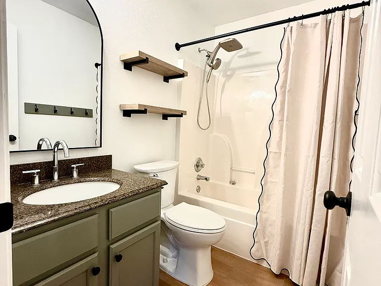 1109 E Avenue M — Photo 20