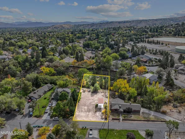 690 Hunter Pl, Reno, NV 89519