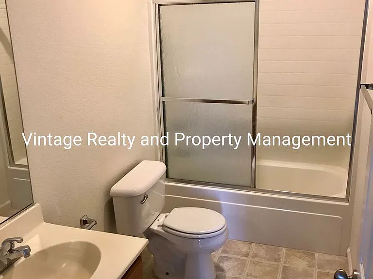 244 Lazy Ridge Ave — Photo 15