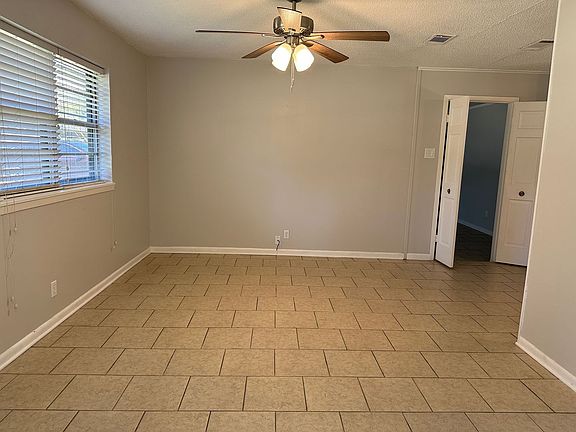 4th image of 422 Hardee Dr
