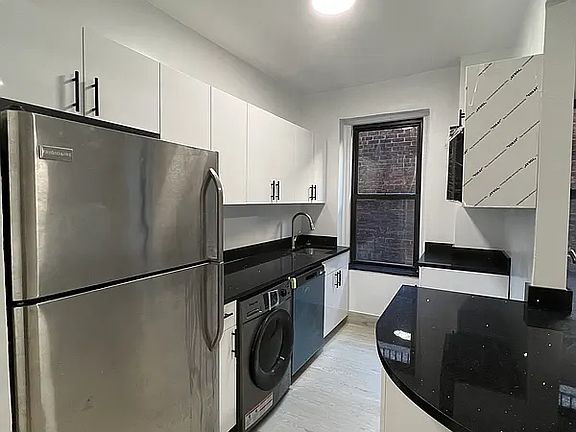 2nd image of 560 W 151st St APT A3