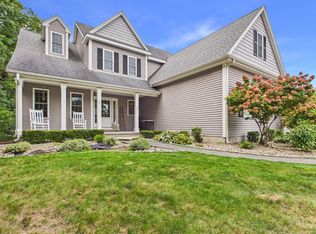 16 Tabor Rd, Uxbridge, MA 01569