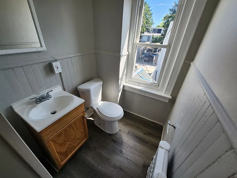 117 N Franklin St — Photo 3