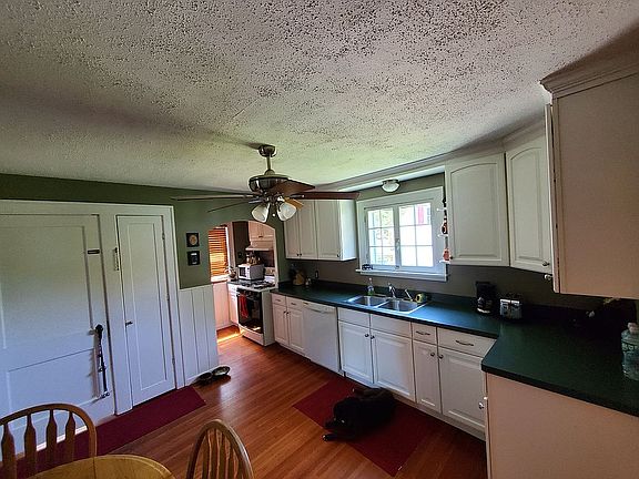 5th image of 94 Brundage Ave