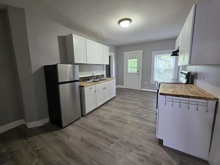 29 Canal St #7 — Photo 8