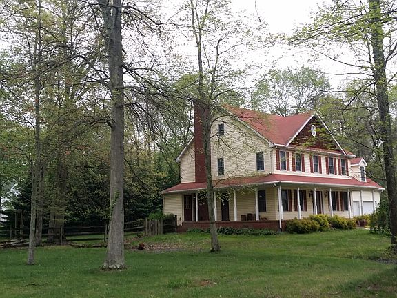 Sideview of wraparound porch