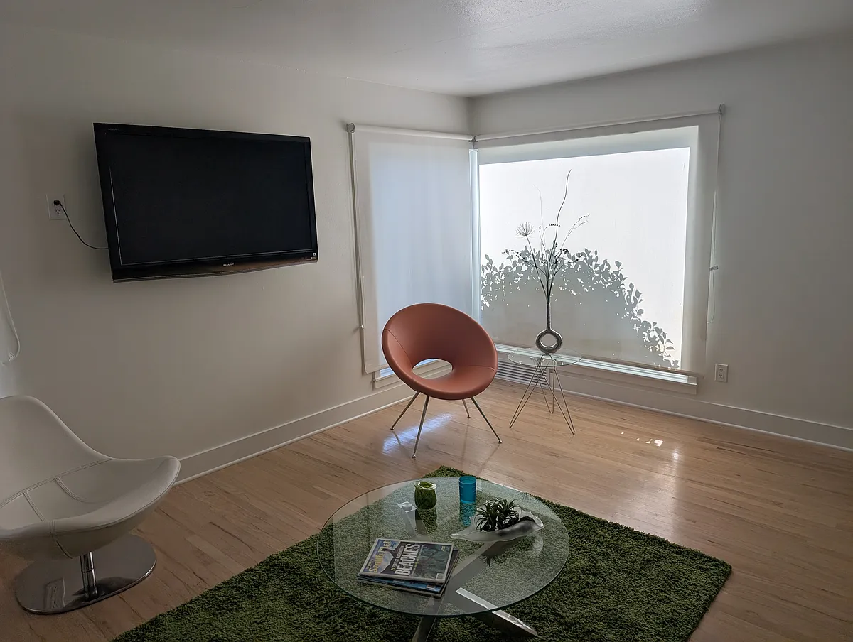 Main living room - 11430 Des Moines Memorial Dr S #2